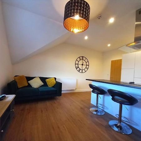 Roomy Penthouse 2 Double Bed Apartment - Spacious - Central Beeston - Free Secure Parking - Nottingham Exterior foto